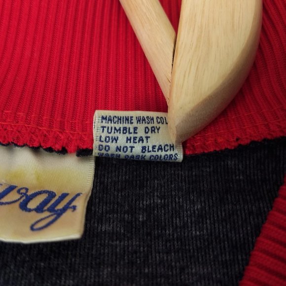 PLAYWAY Vintage Men's L Track Jacket Red‎ Blue Zip Pockets Striped Long Sleeve - Picture 10 of 14